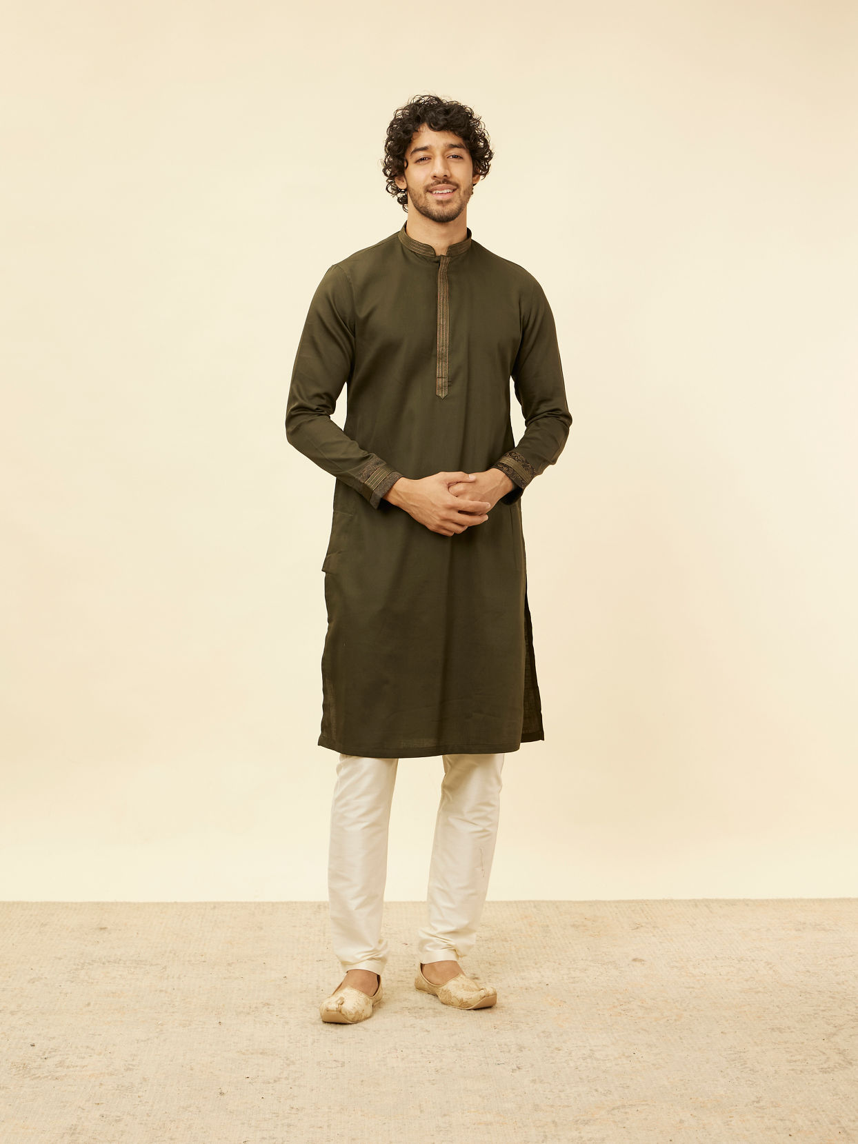 alt message - Manyavar Men Olive Green Bel Buti Patterned Kurta Jacket Set image number 2